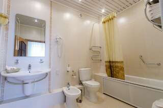 Гостиница Атал Чебоксары Номер-студия Делюкс-4