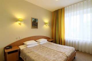 Гостиница Атал Чебоксары Стандартный двухместный номер с 1 кроватью или 2 отдельными кроватями-1